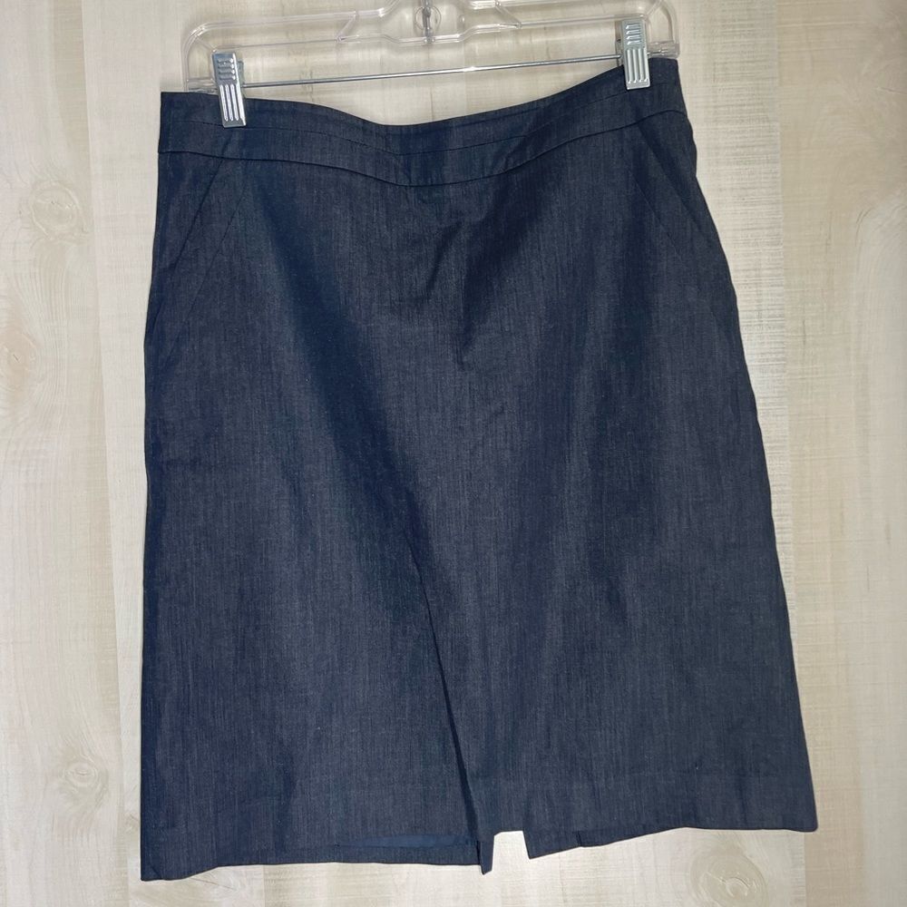 Loft navy soft denim look above‎ the knee length skirt, size 6